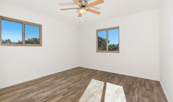 220 E Kalmia St, Fallbrook, CA 92028