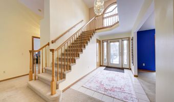 825 Brookside Dr, Ann Arbor, MI 48105