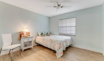 1640 Juno Trl 102A, Astor, FL 32102