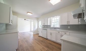 35 DOGWOOD St, West Point, GA 31833