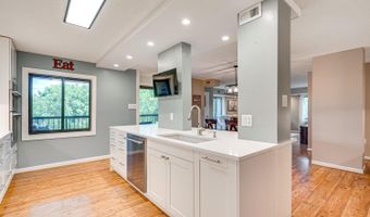 200 N PICKETT St 308, Alexandria, VA 22304