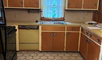 12 Oakland Ave, Johnston, RI 02919