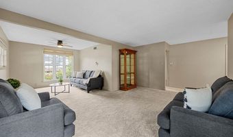 1108 E 3rd St, Anamosa, IA 52205