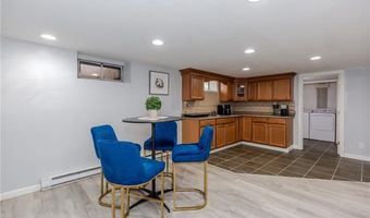 7 Oakcrest Dr, North Providence, RI 02904