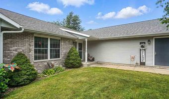 5709 Oak Crest Hill Rd SE, Riverside, IA 52327