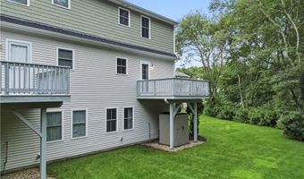 12 Park Ave 13, Narragansett, RI 02882