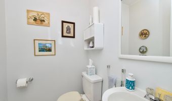 2222 S QUINCY St 1, Arlington, VA 22204