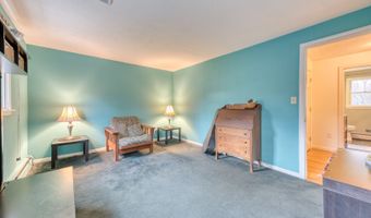 165 Oak Ridge Dr, Berlin, CT 06037