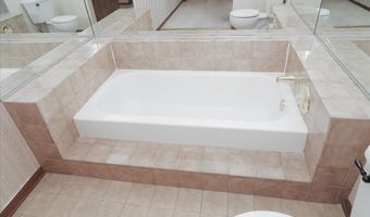 1611 W Partridge Ct 8, Arlington Heights, IL 60004
