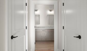 8 Fieldstone Ct 8, Bethel, CT 06801