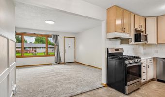 621 SE 4th St, Ankeny, IA 50021