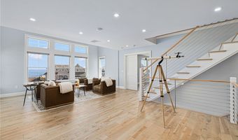 1046 Ocean Rd, Narragansett, RI 02882