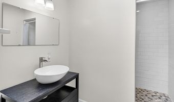 3 N Chestnut Hill Rd, Albany, NY 12211