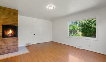 881 LINN Ave, Oregon City, OR 97045