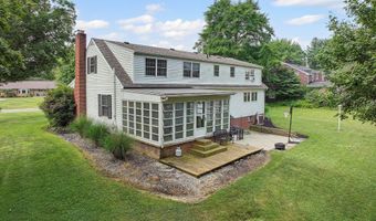 1527 Glenking Ln, Alliance, OH 44601