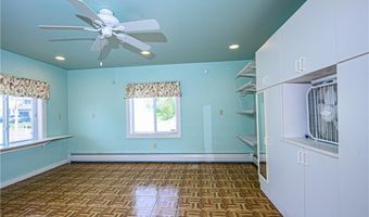 117 Wolcott Ave, Middletown, RI 02842