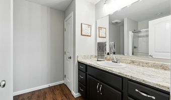 1308 Hideaway Dr, Auburn, IN 46706