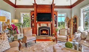 4 Pine Tree Ln, Lincoln, RI 02865