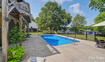 1954 White Rd, Camden, SC 29020