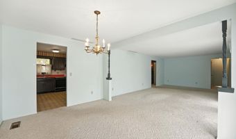 405 Hilltop Dr, Angola, IN 46703