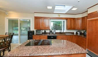 123 El Toro Dr, Bristol, CT 06010