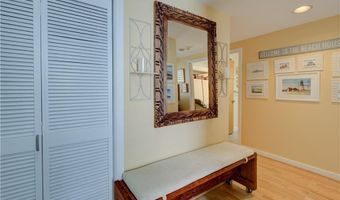 204 BELLEVUE Ct 204, Narragansett, RI 02882