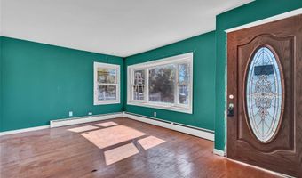 34 Croydon Rd, Amityville, NY 11701