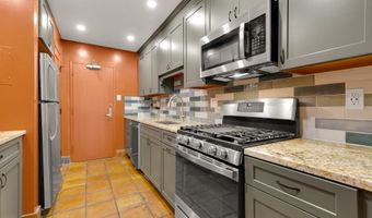 4141 N HENDERSON Rd 626, Arlington, VA 22203