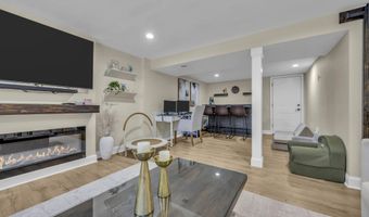 10 Linda Cir, Aberdeen, NJ 07747