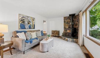 2427 BARBARA Ave, Appleton, WI 54915