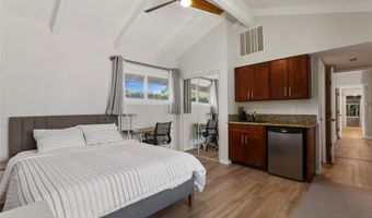 5633 Kanau St, Honolulu, HI 96821