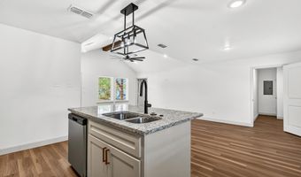 704 11th St, Abernathy, TX 79311