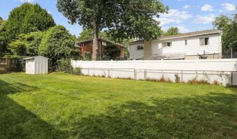 4503 TRAYMORE St, Bethesda, MD 20814