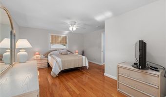 40 Murphy Dr, Cumberland, RI 02864