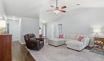 1204 Wendy Ln, Altus, OK 73521