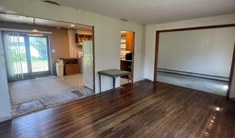 574 Hopping Rd, Belford, NJ 07718