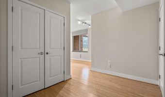 2001 15TH St N 813, Arlington, VA 22201