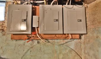 6 Cushing St, Cumberland, RI 02864