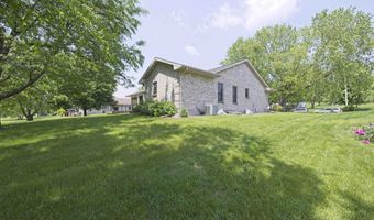 552 Meadowlark Ln, Portage, WI 53901