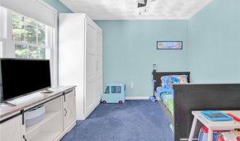 5 WEYMOUTH Ln, Coventry, RI 02816