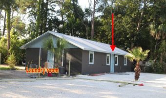 348 12th St, Apalachicola, FL 32320