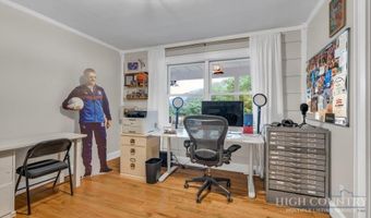 165 Leighway Ln, Banner Elk, NC 28604