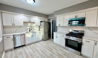 22 W070 Byron Ave, Addison, IL 60101