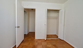 656 AZALEA Dr 4-656, Rockville, MD 20850