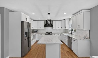 9 Broadview Ave, Berkley, MA 02779