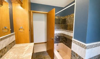 2619 Meadow Glen Rd, Ames, IA 50014