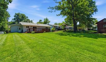 893 Oklahoma Ave, Ballwin, MO 63021