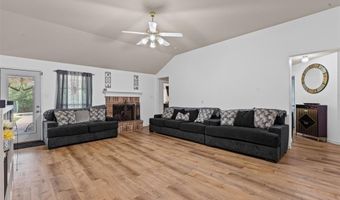 326 Willow Creek Dr, Weatherford, TX 76085