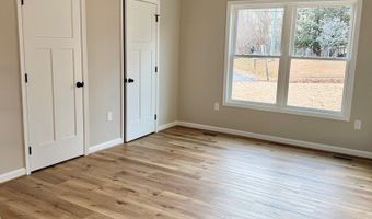 615 Oakleigh Ave, Appomattox, VA 24522