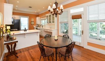 160 Ave C, Apalachicola, FL 32320